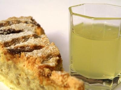 800px-Pastiera_e_limoncello.jpg