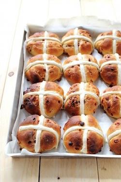 Hot-cross-buns-oggipanesalamedomani