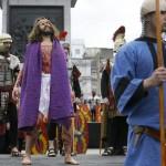 La passione di Cristo in scena a Trafalgar Square a Londra