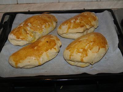 Calzoni al forno ripieni di scarola