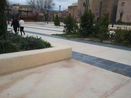 Spagna in crisi? Se, come no... Guardate com'è la città di Toledo. Neppure tra 150 anni possiamo sperare di avere un contesto civile così. Altro che crisi e crisi