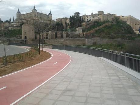 Spagna in crisi? Se, come no... Guardate com'è la città di Toledo. Neppure tra 150 anni possiamo sperare di avere un contesto civile così. Altro che crisi e crisi