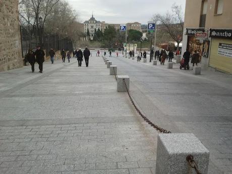 Spagna in crisi? Se, come no... Guardate com'è la città di Toledo. Neppure tra 150 anni possiamo sperare di avere un contesto civile così. Altro che crisi e crisi