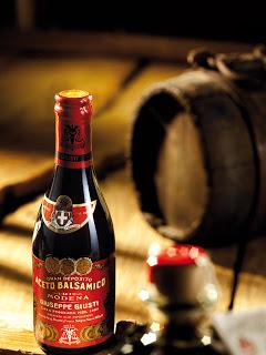 Bigne pasta  con ripieno di crema  al gorgonzola e mascarpone duetto e mela.