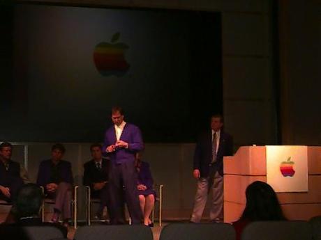 Jobs-torna-ad-Apple-Town-Hall-2