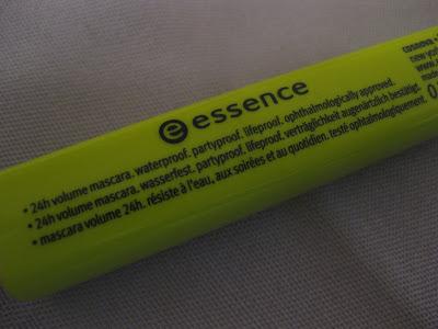 [Mascara] ESSENCE STAYS 24h volume