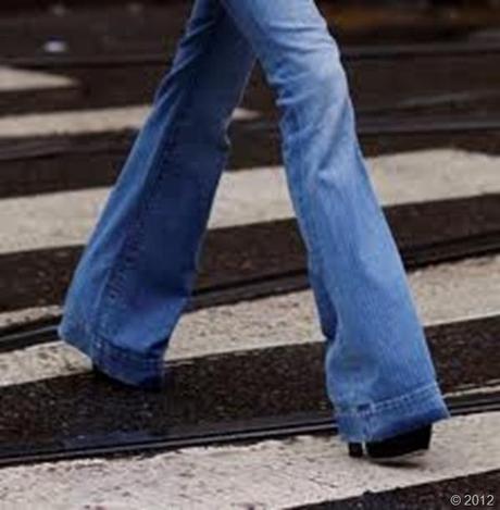 flare jeans, jeans a zampa, trend alert, coolhunting, fashionblogger roma