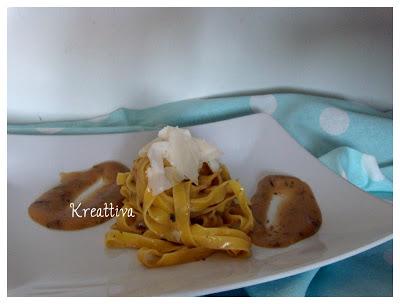 Tagliatelle con vellutata di funghi porcini e Raspadura Bella Lodi