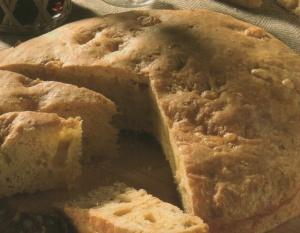 Come preparare una gustosa torta di pane al formaggio