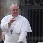Papa Francesco, elogio alle donne: “Hanno un ruolo fondamentale”