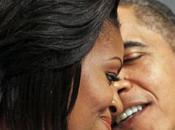 Mentre Obama taglia stipendio, moglie Michelle rivela preferirlo nudo!