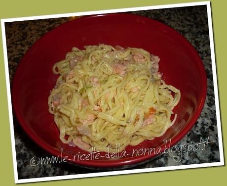 Tagliolini con cipollotto e salmone affumicato (7)