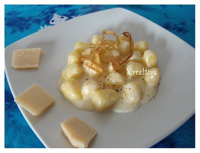 Gnocchetti con stracchino e cipolla croccante