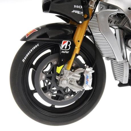 Honda RC 212V M.Simoncelli Testbike 2011 L.E. 3358 pcs. by Minichamps