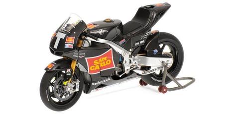 Honda RC 212V M.Simoncelli Testbike 2011 L.E. 3358 pcs. by Minichamps