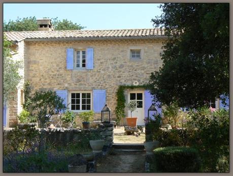 Tra canti di cicale e profumo di rosmarino..un bellissimo mas in Provenza