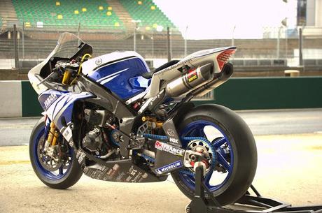 Yamaha YZF-R1 Team GMT94 2013