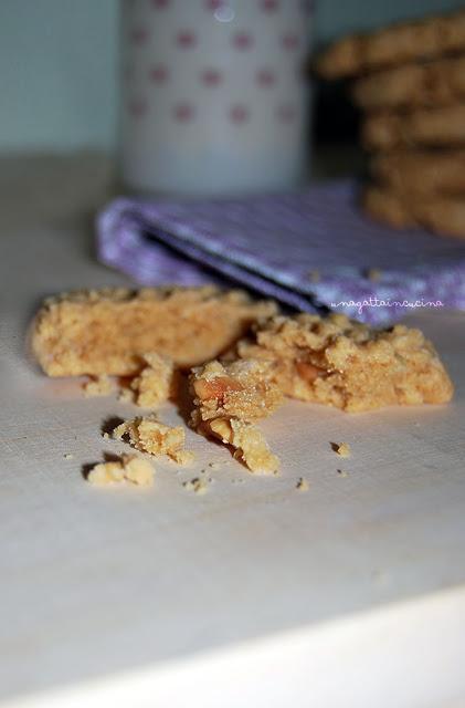 Crunchy peanut butter cookies