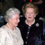 Margaret Thatcher è morta omaggi e fiori davanti la sua casa 12