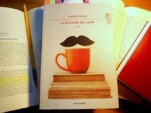 “La piramide del caffè”, libro di Nicola Lecca – recensione di Stefano Fiori