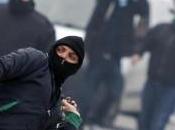 Festa macchiata violenti: feriti prima match