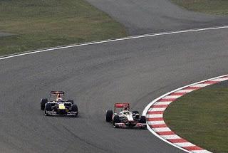Gran Premio della Cina 2011 - Hamilton interrompe la striscia vincente di Vettel