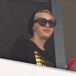 Miley Cyrus fuma dal balcone del suo hotel di Miami06