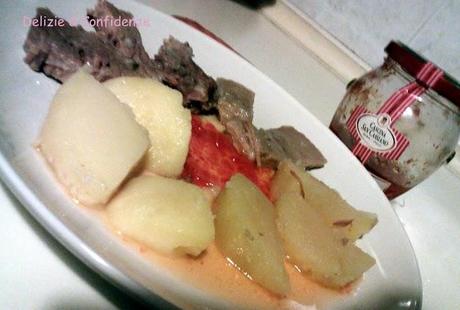 Bollito con confettura di peperoni rossi