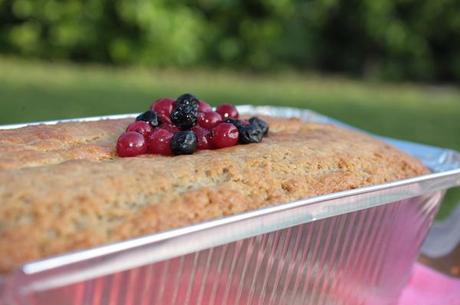 Plumcake di farro e farina integrale con yogurt ai mirtilli