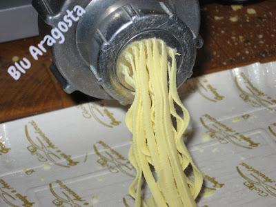 Taglierini con fonduta di castelmagno e granella di nocciole