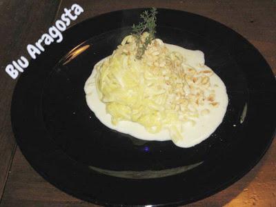 Taglierini con fonduta di castelmagno e granella di nocciole