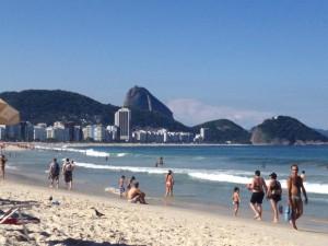 Sulla spiaggia di Copacabana: foto del luogo simbolo di Rio de Janeiro