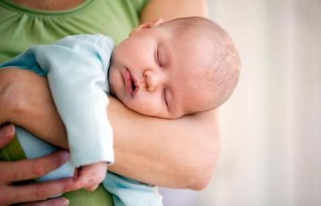 Coliche del neonato: cosa fare?