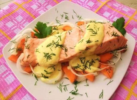 Salmone con vino bianco e salsa di ricotta