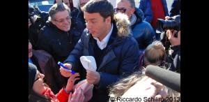 Matteo Renzi incontra gli elettori al MErcato di Corso Racconigi a Torino