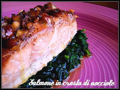 SALMONE AL CAFFE' IN CROSTA DI NOCCIOLE