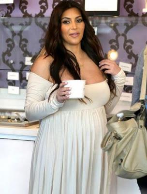 KIM KARDASHIAN : IN or OUT PREGNANT LADY?