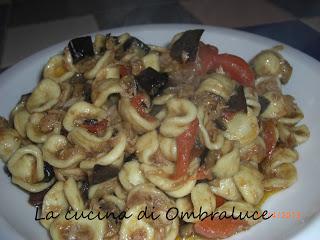 Orecchiette saporite con tonno e melanzane