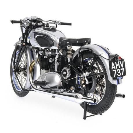 Triumph Tiger 100 Silver 1939 by Minichamps