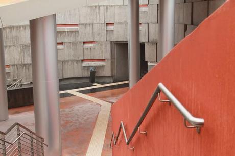 Ma sta cosa della Stazione Annibaliano della nuovissssima Metro B1 che si allaga ad ogni sgrulletto di pioggia non sarebbe uno scandalo da Tg1 delle 20 in qualsiasi altro paese?