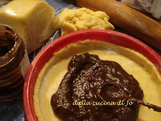 Crostata con confettura di pere e cacao