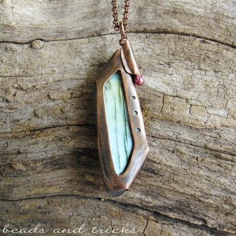 Castone labradorite e rame, retro