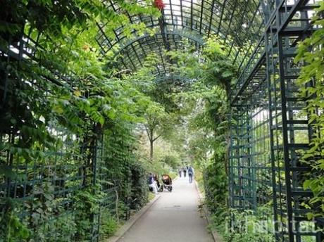 Promenade-Plantee-tunnel-verde