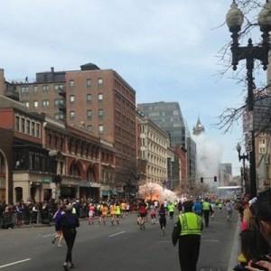 boston 300x300 Attentato a Boston : tre bombe esplose durante una maratona, 12 i morti