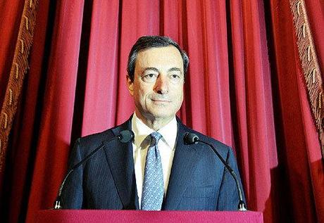 mario draghi Allarme da Mario Draghi, le banche devono prestare soldi a tassi ragionevoli