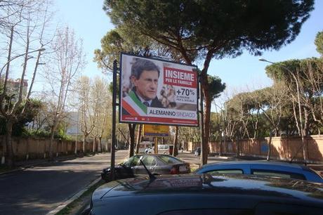 APPENA DUE ANNI FA DENUNCIAVA RACKET DEI CARTELLONARI, OGGI UTILIZZA QUEI CARTELLONI PER FARSI CAMPAGNA LA ELETTORALE! LA COERENZA DI ALEMANNO.