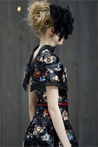 S/S 2013 fashion trends: floral embroidery