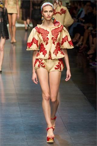 S/S 2013 fashion trends: floral embroidery