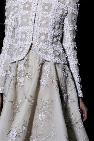 S/S 2013 fashion trends: floral embroidery