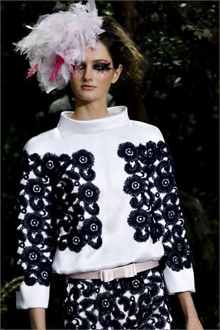 S/S 2013 fashion trends: floral embroidery